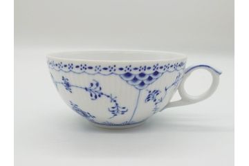 デンマーク　ROYAL COPENHAGEN(ロイヤルコペンハーゲン)　ブルーフルーテッド　ハーフレース　ティーカップ&ソーサー3客セット(洋食器、C&S)(R-062829)