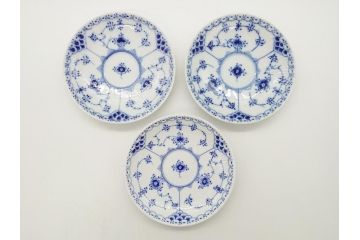 デンマーク　ROYAL COPENHAGEN(ロイヤルコペンハーゲン)　ブルーフルーテッド　ハーフレース　ティーカップ&ソーサー3客セット(洋食器、C&S)(R-062829)