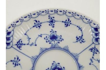 デンマーク　ROYAL COPENHAGEN(ロイヤルコペンハーゲン)　ブルーフルーテッド　ハーフレース　ティーカップ&ソーサー3客セット(洋食器、C&S)(R-062829)