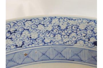 江戸期　古伊万里　染付　山水図　花唐草文　1尺7寸　約52cm　大皿(一尺七寸、和食器、和皿)(R-062835)