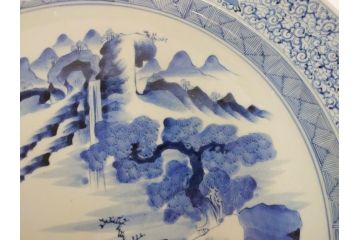 江戸期　古伊万里　染付　山水図　花唐草文　1尺7寸　約52cm　大皿(一尺七寸、和食器、和皿)(R-062835)