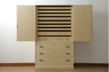 中古　美品　国産手造り　すっきりとした上品な佇まいが美しい桐箪笥(胴厚、四方丸、桐たんす、着物箪笥、和タンス、引き出し、衣装箪笥)(R-062838)