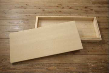 中古　美品　国産手造り　すっきりとした上品な佇まいが美しい桐箪笥(胴厚、四方丸、桐たんす、着物箪笥、和タンス、引き出し、衣装箪笥)(R-062838)