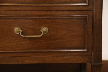 中古　DREXEL HERITAGE(ドレクセルヘリテイジ)　Triune(トライユン)　マホガニー材　気品ある佇まいが美しいサイドボード(サイドチェスト、引き出し)(R-062839)