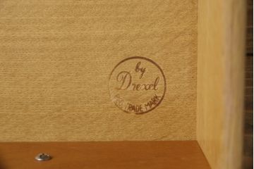 中古　DREXEL HERITAGE(ドレクセルヘリテイジ)　Triune(トライユン)　マホガニー材　気品ある佇まいが美しいサイドボード(サイドチェスト、引き出し)(R-062840)