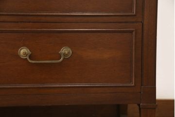 中古　DREXEL HERITAGE(ドレクセルヘリテイジ)　Triune(トライユン)　マホガニー材　気品ある佇まいが美しいサイドボード(サイドチェスト、引き出し)(R-062840)