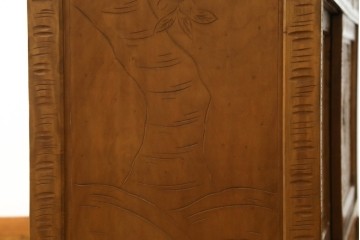 和製ヴィンテージ　軽井沢彫り　繊細な桜の彫刻が目を惹くサイドボード　(R-062844)