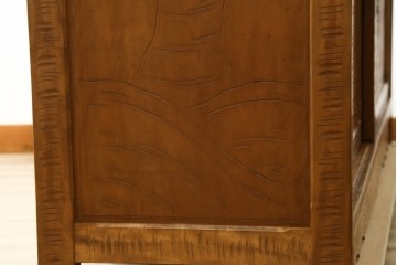 和製ヴィンテージ　軽井沢彫り　繊細な桜の彫刻が目を惹くサイドボード　(R-062844)