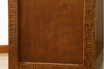 和製ヴィンテージ　軽井沢彫り　繊細な桜の彫刻が目を惹くサイドボード　(R-062844)
