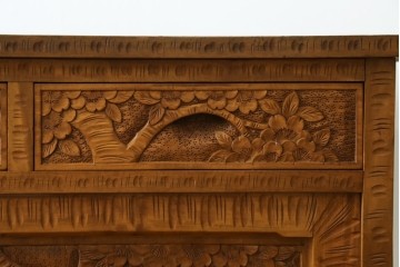 和製ヴィンテージ　軽井沢彫り　繊細な桜の彫刻が目を惹くサイドボード　(R-062844)
