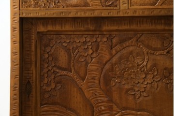 和製ヴィンテージ　軽井沢彫り　繊細な桜の彫刻が目を惹くサイドボード　(R-062844)