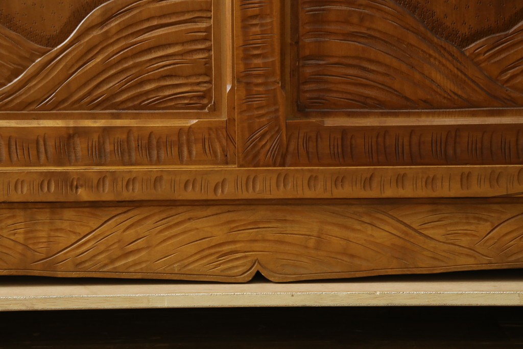 和製ヴィンテージ　軽井沢彫り　繊細な桜の彫刻が目を惹くサイドボード　(R-062844)