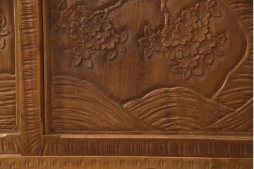 和製ビンテージ　軽井沢彫り　繊細な桜の彫刻が目を惹くサイドボード(サイドキャビネット、リビングボード、収納棚、戸棚、ヴィンテージ)(R-062844)