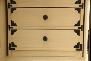 中古　美品　駿河民芸　品の良い牡丹の金具が和の雰囲気を高めるチェスト(和タンス、収納たんす、整理箪笥、衣装箪笥、引き出し)(R-062845)