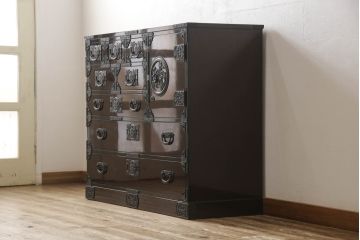 中古　美品　駿河民芸　品の良い牡丹の金具が和の雰囲気を高めるチェスト(和タンス、収納たんす、整理箪笥、衣装箪笥、引き出し)(R-062845)
