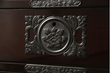 中古　美品　駿河民芸　品の良い牡丹の金具が和の雰囲気を高めるチェスト(和タンス、収納たんす、整理箪笥、衣装箪笥、引き出し)(R-062845)
