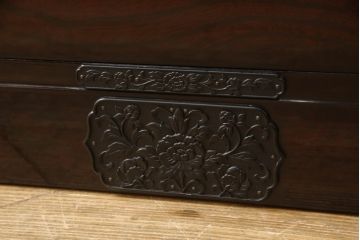 中古　美品　駿河民芸　品の良い牡丹の金具が和の雰囲気を高めるチェスト(和タンス、収納たんす、整理箪笥、衣装箪笥、引き出し)(R-062845)