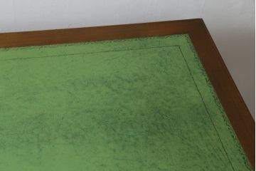 中古　イギリス高級輸入家具　洗練された佇まいが美しいレザートップデスク(机、平机、ワークデスク、在宅用、在宅ワーク)(定価約60万円)(R-062846)