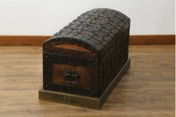 スペインビンテージ　希少!!宝箱デザインの収納ボックス(木箱、収納箱、ディスプレイ、ヴィンテージ)(R-062848)