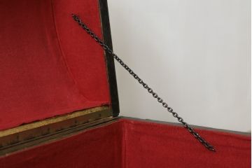 スペインビンテージ　希少!!宝箱デザインの収納ボックス(木箱、収納箱、ディスプレイ、ヴィンテージ)(R-062848)