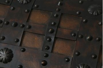 スペインビンテージ　希少!!宝箱デザインの収納ボックス(木箱、収納箱、ディスプレイ、ヴィンテージ)(R-062848)