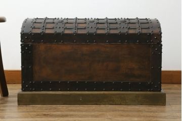 スペインビンテージ　希少!!宝箱デザインの収納ボックス(木箱、収納箱、ディスプレイ、ヴィンテージ)(R-062848)