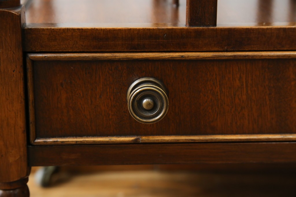 イギリスビンテージ　最高級　Bevan Funnell(ベヴァン・ファンネル)　Reprodux(リプロダックス)　マホガニー材　細部まで凝ったデザインが魅力的なマガジンラック　(R-062849)