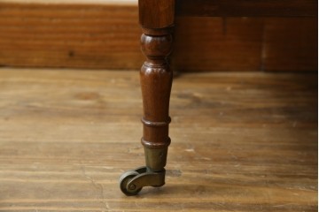 イギリスビンテージ　最高級　Bevan Funnell(ベヴァン・ファンネル)　Reprodux(リプロダックス)　マホガニー材　細部まで凝ったデザインが魅力的なマガジンラック　(R-062849)