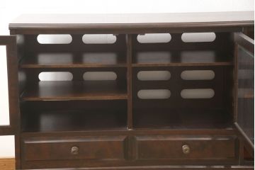  中古　北海道民芸家具　和洋どちらにも合うシックなサイドボード(リビングボード、収納棚、戸棚、テレビボード、AVキャビネット、TV、テレビ台)(R-062851)