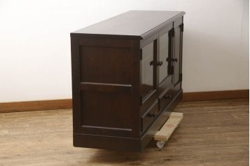  中古　北海道民芸家具　和洋どちらにも合うシックなサイドボード(リビングボード、収納棚、戸棚、テレビボード、AVキャビネット、TV、テレビ台)(R-062851)