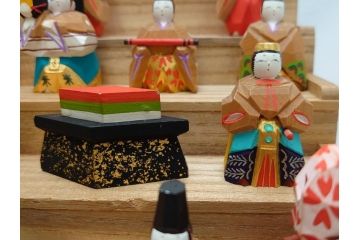 奈良　南都　川口神泉　木彫　金彩　極彩色　五段　十五人揃　一刀彫雛人形(共箱付き、木製、雛壇、ひな人形、段飾、コンパクト)(R-062853)