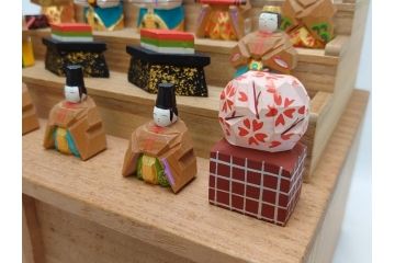 奈良　南都　川口神泉　木彫　金彩　極彩色　五段　十五人揃　一刀彫雛人形(共箱付き、木製、雛壇、ひな人形、段飾、コンパクト)(R-062853)