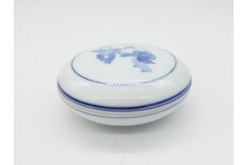 人間国宝　井上萬二　有田　染付　白磁　唐子遊戯文　香合(共箱付き、茶道具、仏具、小物入れ)(R-062854)