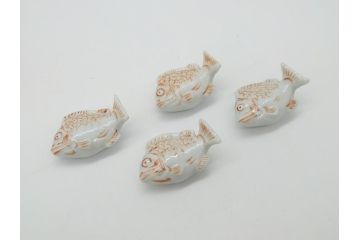 桃山宗山(沢田宗山)　色絵　鯛　箸置き4点セット(共箱付き、はし置き、和食器)(R-062855)