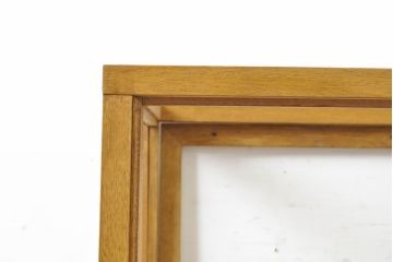 和製アンティーク　デッドストック品　シンプルなデザインで使いやすい古い家具屋の木製縦型ガラスケース(ショーケース、陳列棚、飾り棚、収納棚)(R-062858)