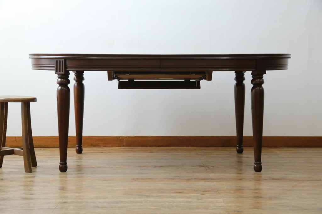 中古　maruni(マルニ木工)　KENT-COURT(ケントコート)　洗練された佇まいとシックな色合いが魅力のダイニングテーブル　(R-062859)