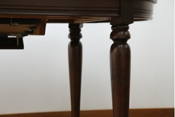 中古　maruni(マルニ木工)　KENT-COURT(ケントコート)　洗練された佇まいとシックな色合いが魅力のダイニングテーブル　(R-062859)