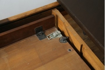 中古　maruni(マルニ木工)　KENT-COURT(ケントコート)　洗練された佇まいとシックな色合いが魅力のダイニングテーブル　(R-062859)