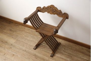 中古　イタリア輸入家具　美しい彫刻が目を引くサヴォナローラチェア(椅子、折りたたみイス)(R-062873)