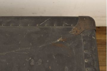 アンティーク雑貨　レトロな雰囲気づくりに活躍する船トランク(舟トランク、トランクテーブル、センターテーブル、ローテーブル、ディスプレイ)(R-062875)