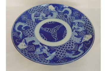 特大!　江戸期　古伊万里　染付　山水　龍　波　1尺8寸　約55cm　大皿(一尺八寸、和食器、和皿)(R-062899)