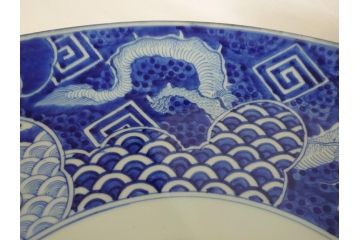 特大!　江戸期　古伊万里　染付　山水　龍　波　1尺8寸　約55cm　大皿(一尺八寸、和食器、和皿)(R-062899)