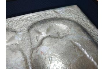 飯田美郎　彫金　金工　ブロンズ　レリーフ　銅板銀メッキ　ふくろう(外箱付き、額装、フクロウ、梟)(R-062902)