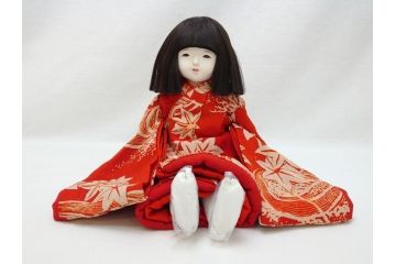 工房朋　森重春幸作　古着物　縮緬　市松人形(共箱付き、スタンド付き、竹ブラシ付き、日本人形、抱き人形、ちりめん、古裂)(R-062905)