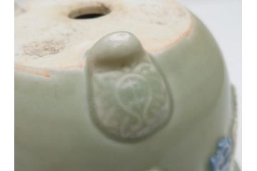 アンティーク雑貨　古民具・骨董　祖洞園池勝製　古い陽刻青磁植木鉢(R-062906)