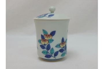 重要無形文化財　人間国宝　有田　十四代今泉今右衛門　宮内庁御用達　錦橘絵　湯呑(共箱付き、和食器)(R-062907)