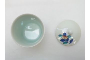 重要無形文化財　人間国宝　有田　十四代今泉今右衛門　宮内庁御用達　錦橘絵　湯呑(共箱付き、和食器)(R-062907)