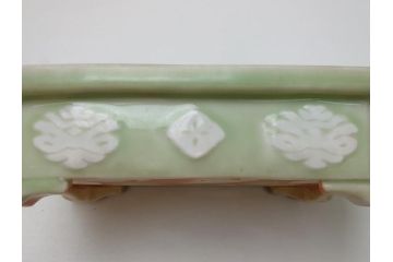 青磁　陽刻　植木鉢(アンティーク雑貨)(R-062915)