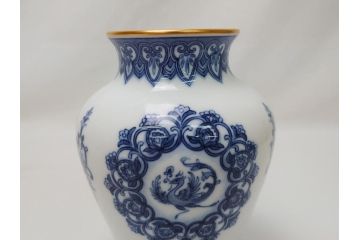大倉陶園(OKURA、OAC)　呉須　鳳凰紋　明正會50周年　15cm花器(箱なし、花瓶、フラワーベース、花入、白磁)(R-062919)