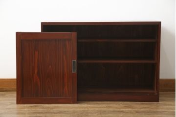 和製アンティーク　漆塗りが上品な雰囲気を醸し出す収納棚(戸棚、キャビネット、下駄箱)(R-062922)